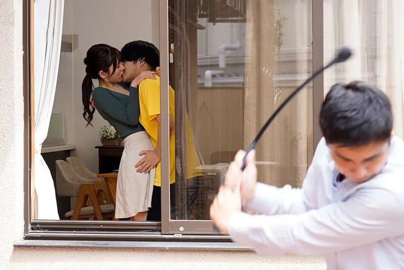 Chồng mãi mê với công việc, vợ yêu nảy sinh tình cảm với em chồng yêu vì cô đơn